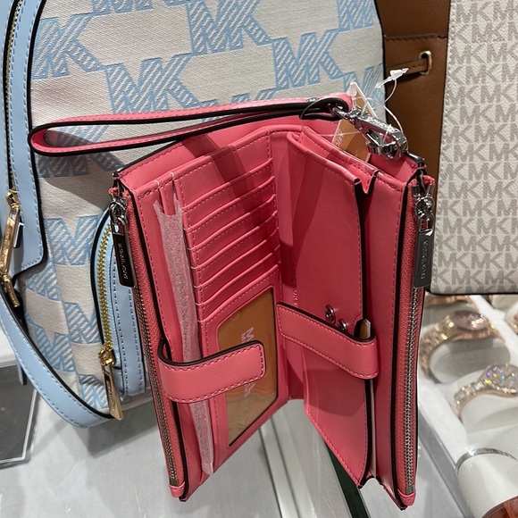 MICHAEL KORS JET SET TRAVEL 35S3GTVW7J LIGHT SAGE LG DOUBLE ZIP WRISTLET-WALLET - Picture 14 of 16